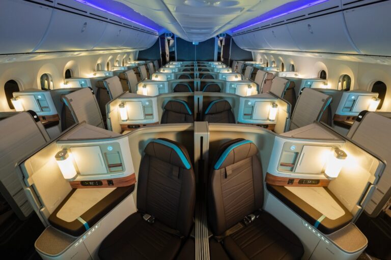 Top 10 Airlines with the Best Business Class Seats in 2025
